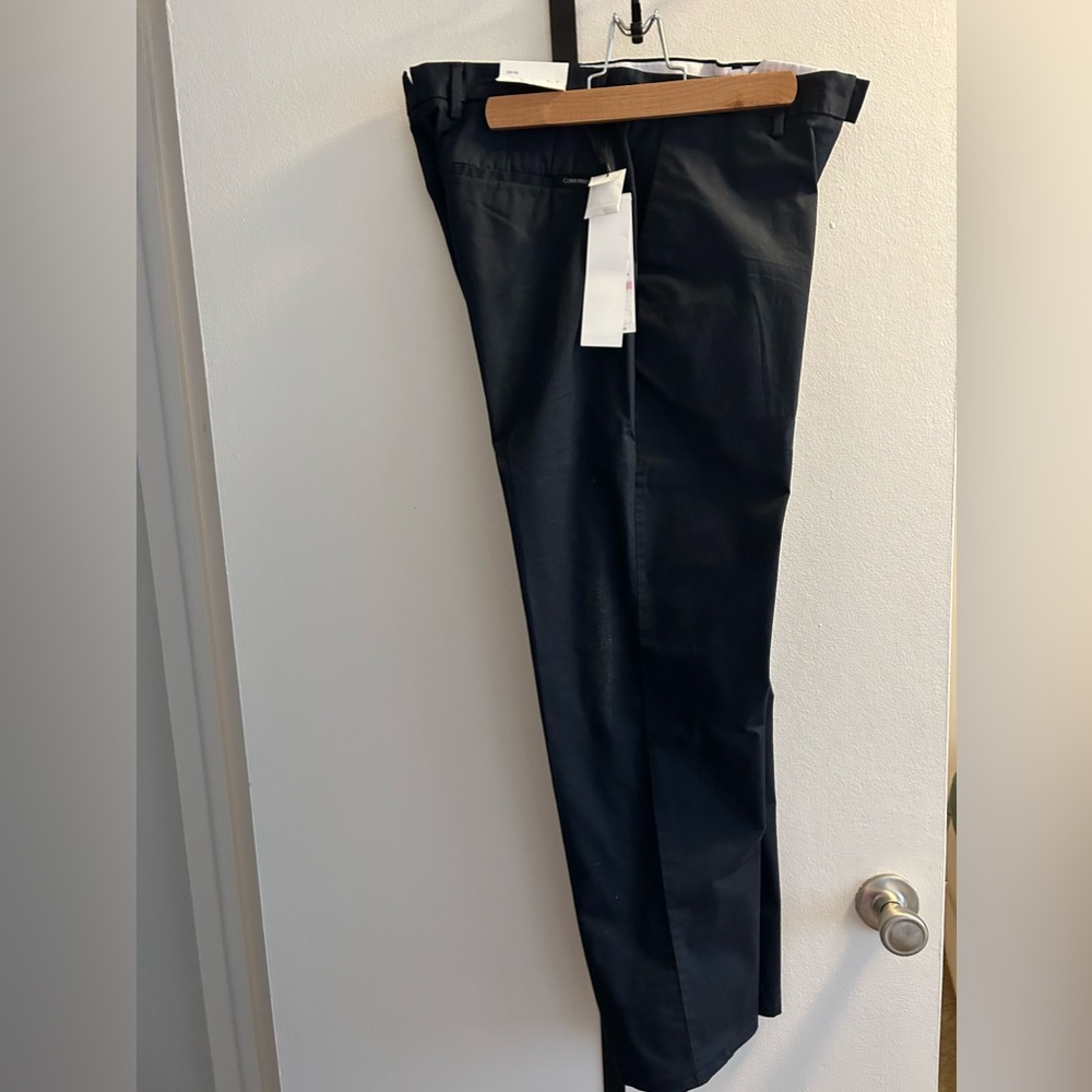 Calvin Klein the refined stretch chino men’s pant. 32w 32 L